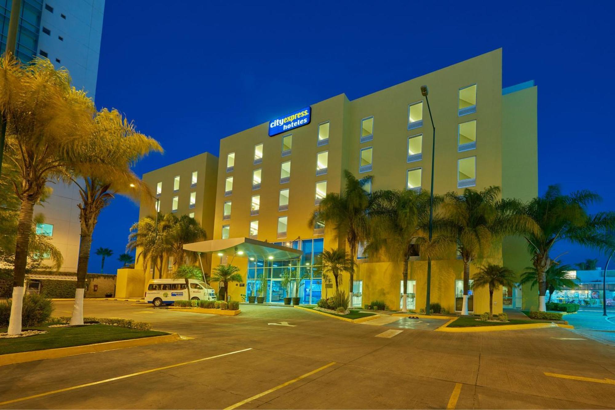 City Express By Marriott Irapuato Kültér fotó